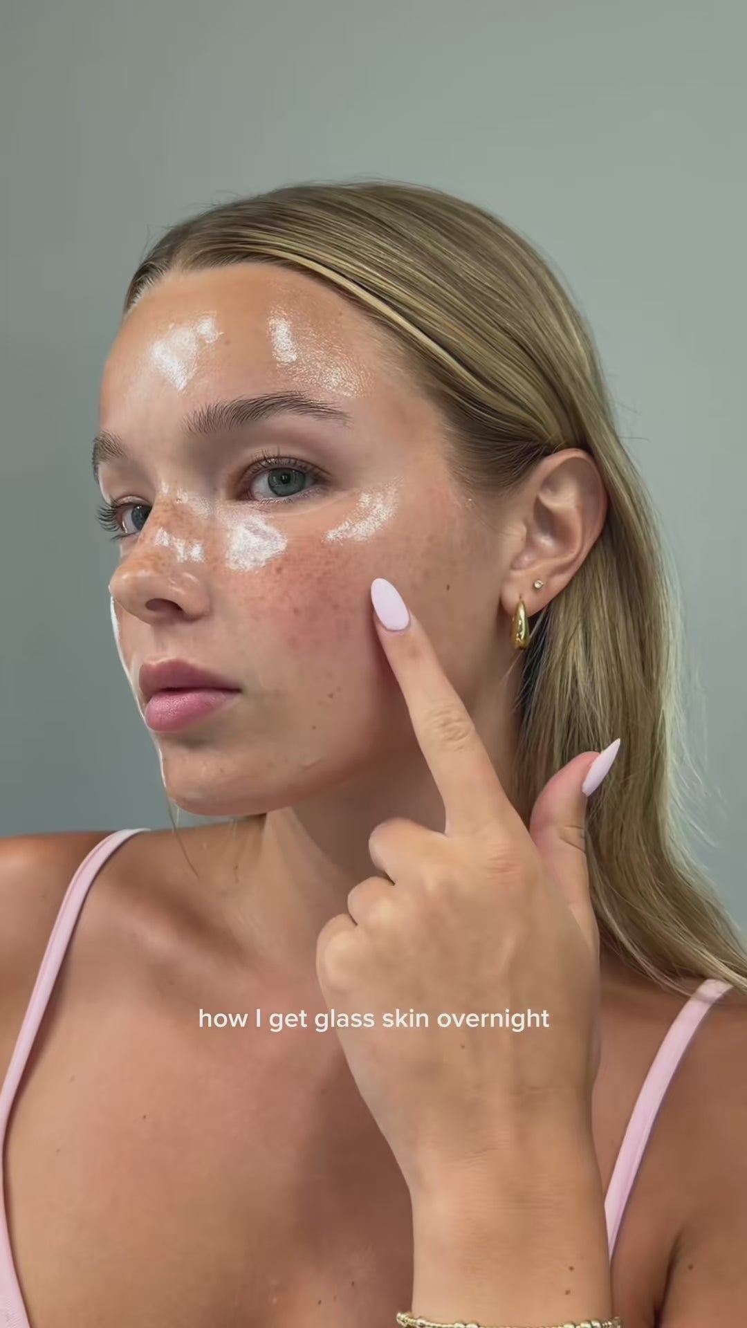 this medicube collagen wrapping mask protects your skin overnight while locking in moisture @medicube global #collagenwrappingmask #medicube #medicubeskincare #glassskin #skincare 